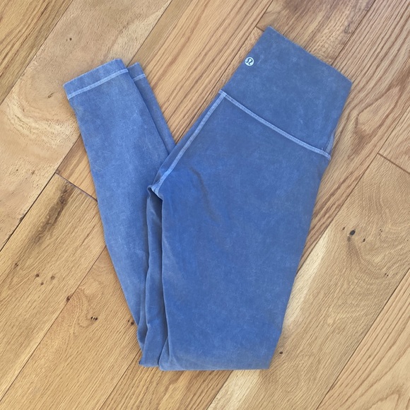 Lululemon excellent condition - Picture 2 of 3